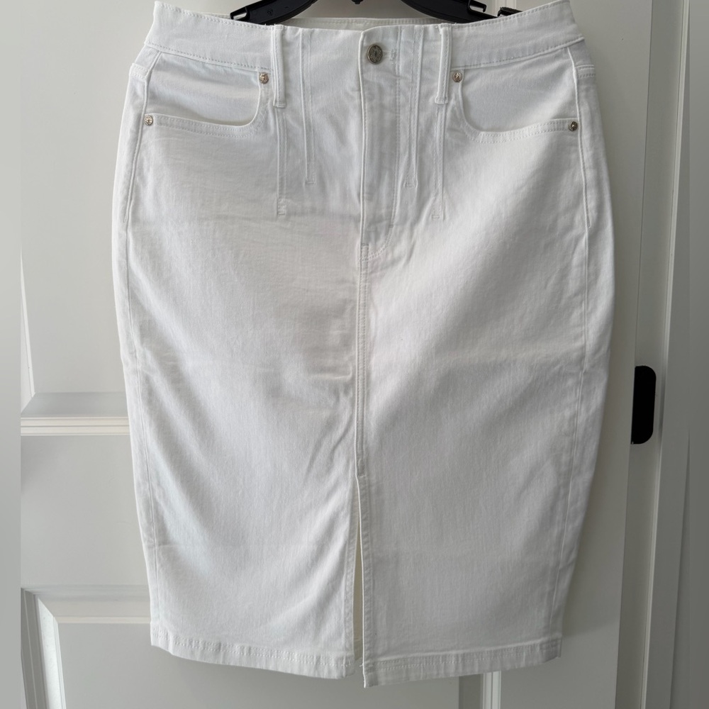 White House Black Market White Pencil Skirt